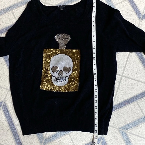 Torrid 100% Cotton Black Sweater with Gold Skull Sequins Novelty Design 2X - Picture 3 of 7
